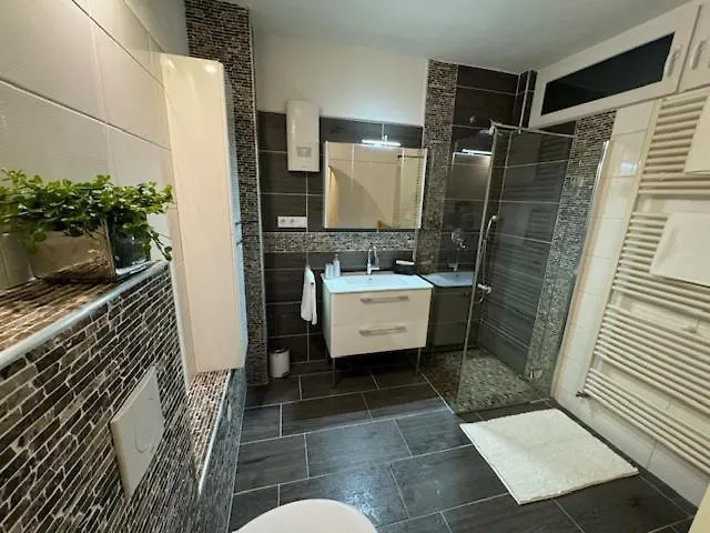 Health And By Doro Traeum *